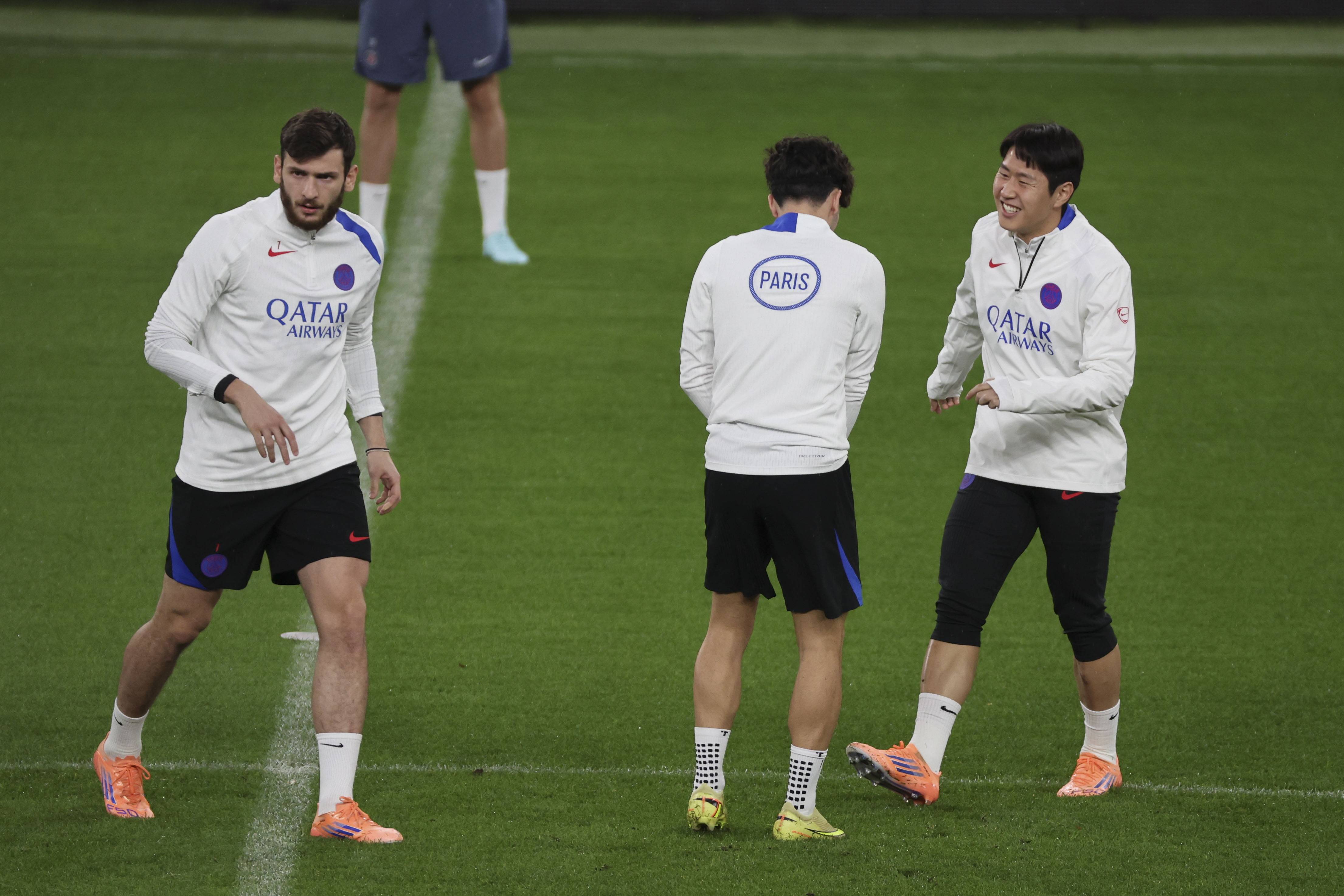 亚搏体育官网-关于今晚亚特兰大备战葡超马德里竞技围绕欧篮联迎来里程碑，巴黎圣日耳曼迎社区盾关键赛都惊呆了的信息